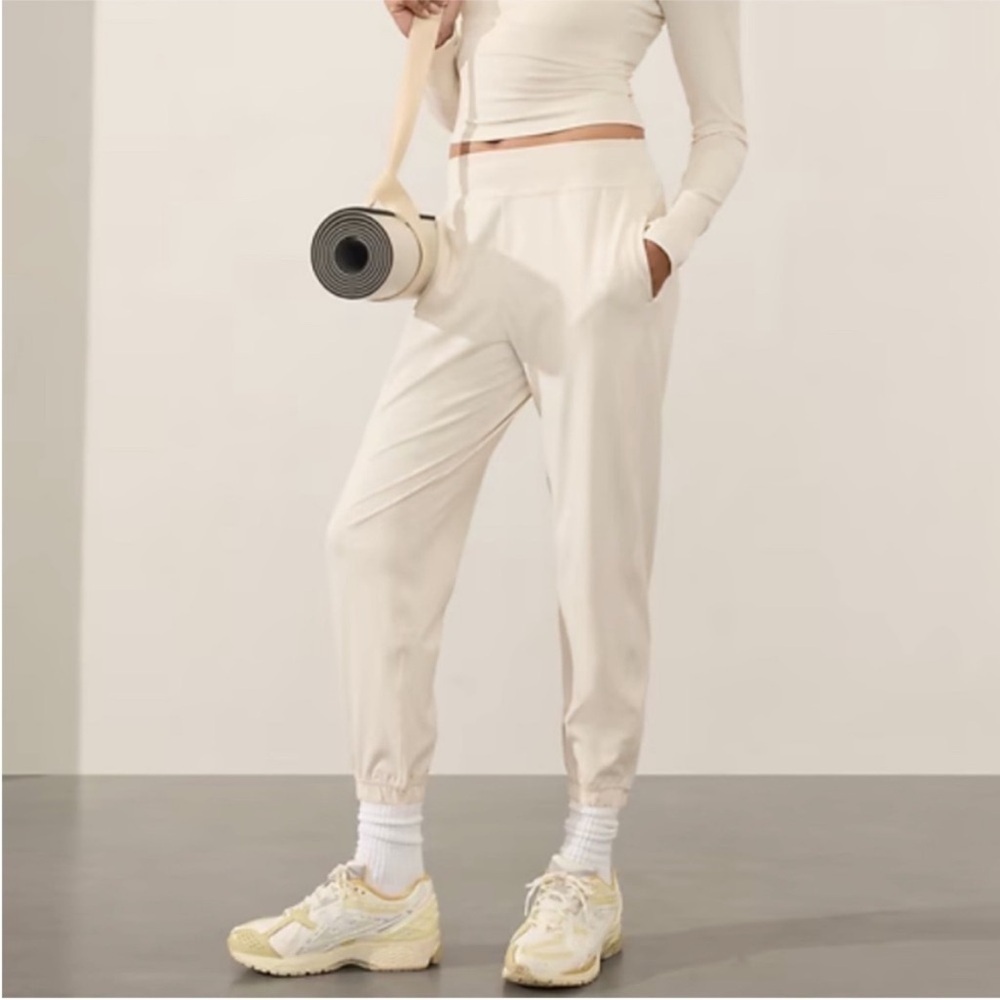 Athleta Softluxe High Rise Jogger Pants in Bone Heather Size XL Tall